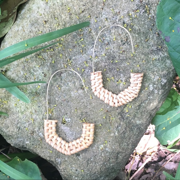 Jewelry - HP✨🆕🌿Handwoven Crescent Raffia Drop Earrings🌙